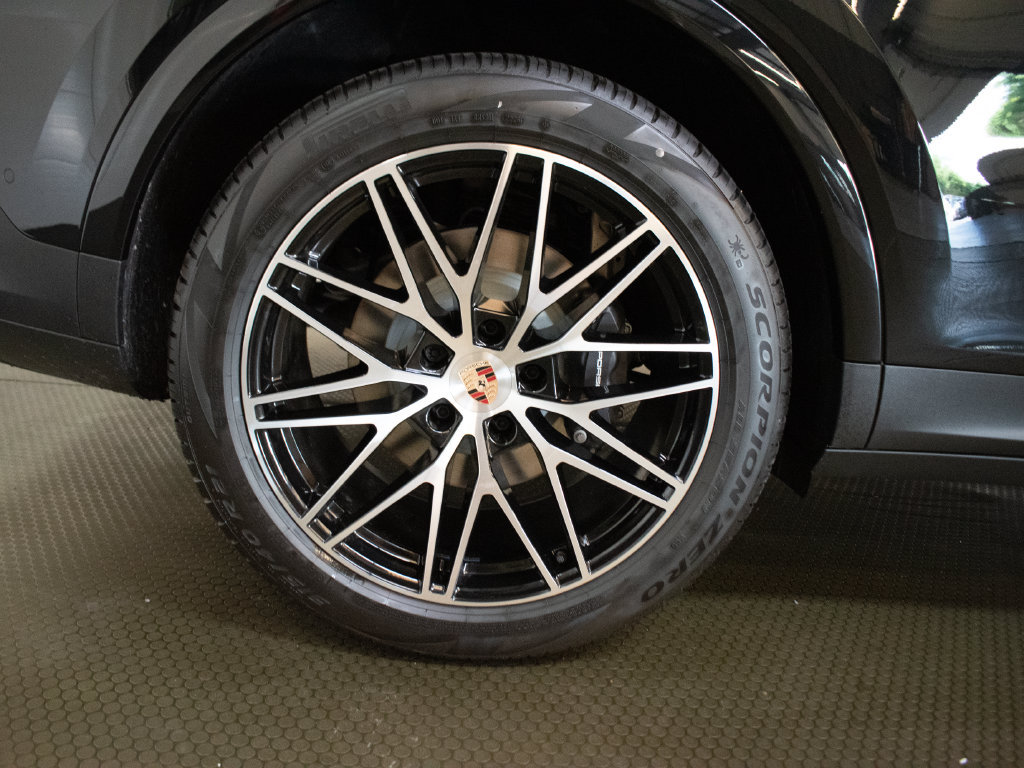 New 2026 Porsche Cayenne AWD/4WD image 16