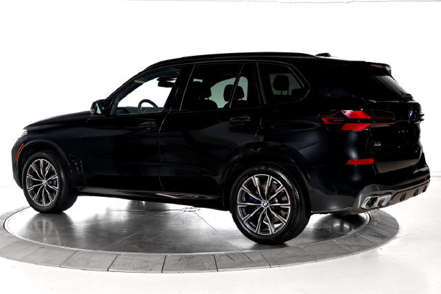 Used 2025 BMW X5 M60i w/ Climate Comfort Package AWD/4WD image 3