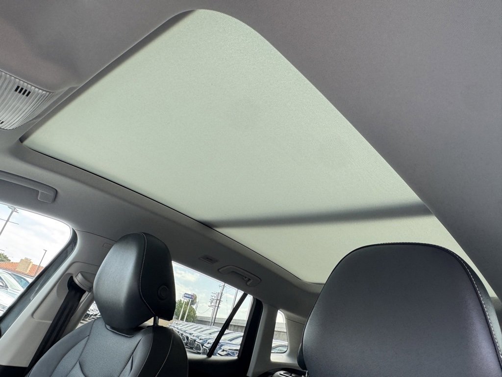 New 2025 Volkswagen Tiguan SE image 14