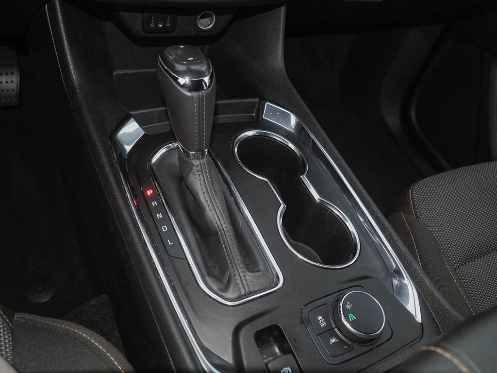 Used 2020 Chevrolet Traverse LT FWD image 15