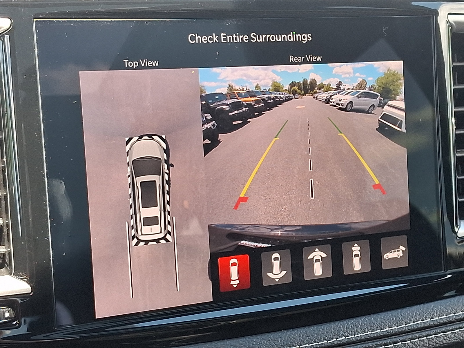 New 2027 Chrysler Pacifica Limited AWD/4WD image 16