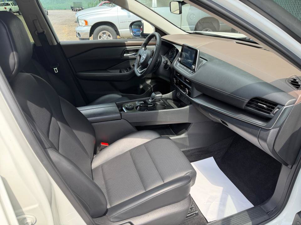 Used 2023 Nissan Rogue SV w/ SV Premium B Package AWD/4WD image 32