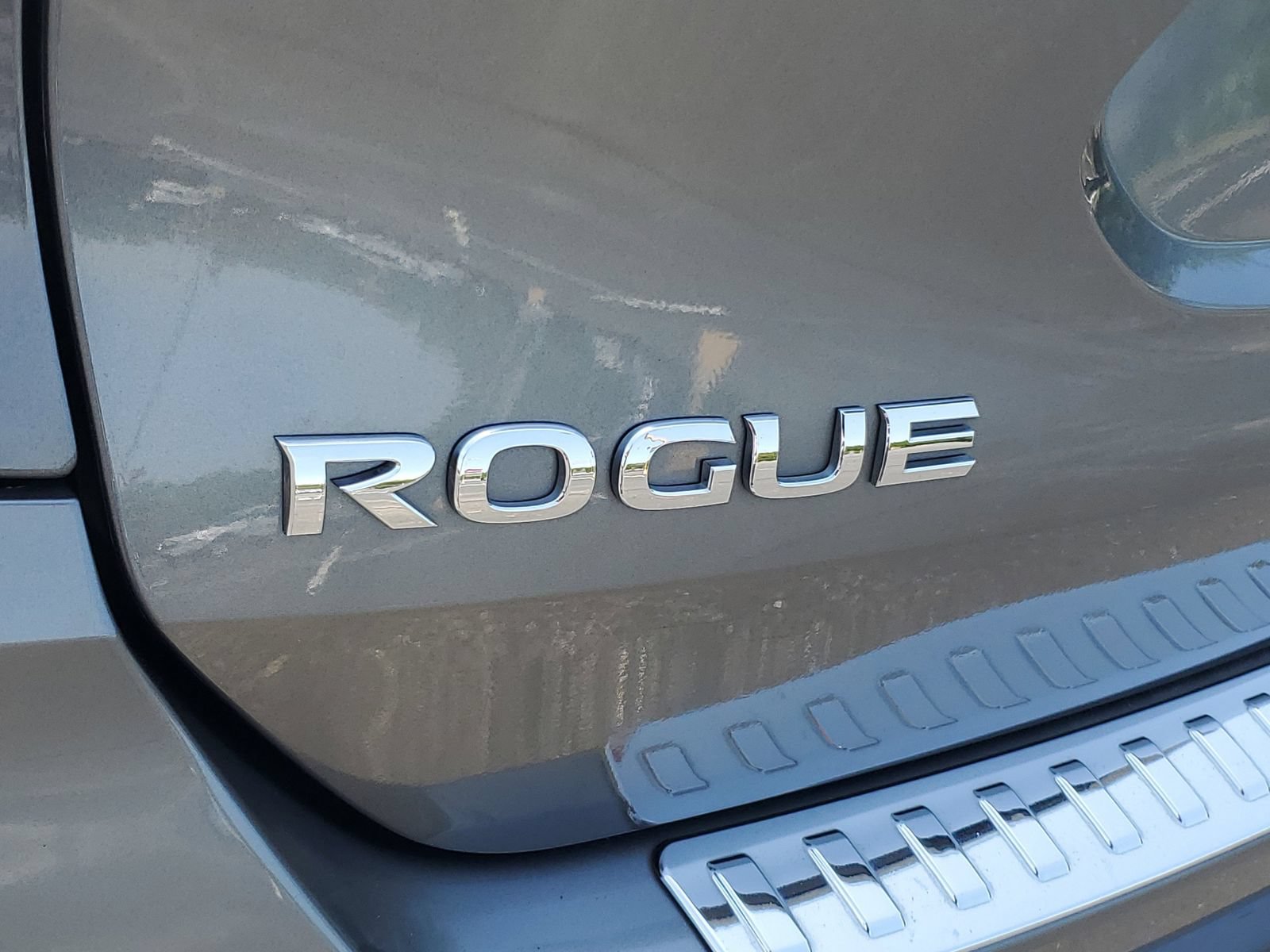 Used 2019 Nissan Rogue SV w/ Premium Package AWD/4WD image 27