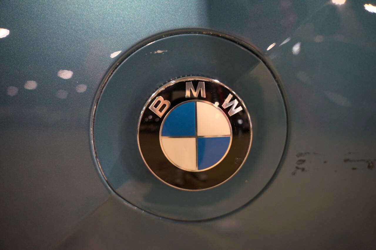 Used 2005 BMW Z4 2.5i image 34