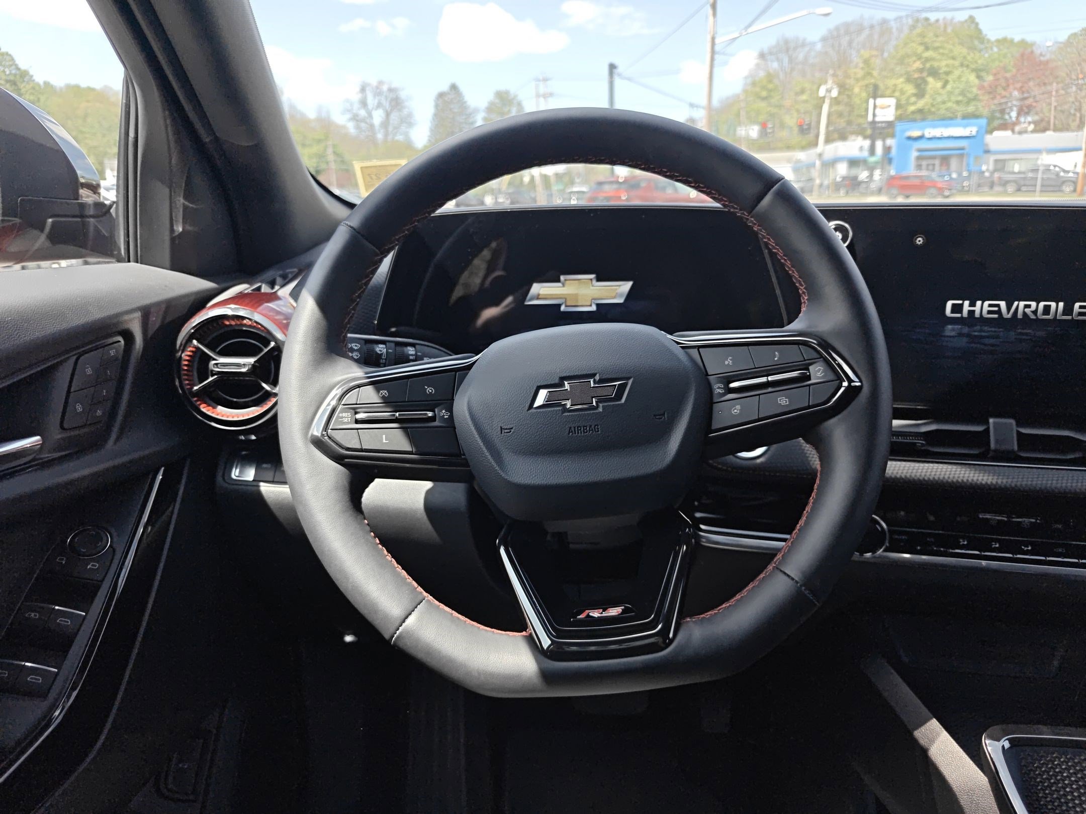 Certified 2025 Chevrolet Equinox RS w/ Safety and Technology Package AWD/4WD image 4