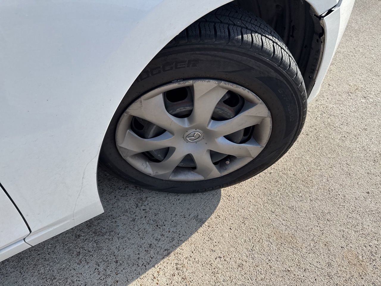 Used 2014 MAZDA MAZDA3 i SV image 15