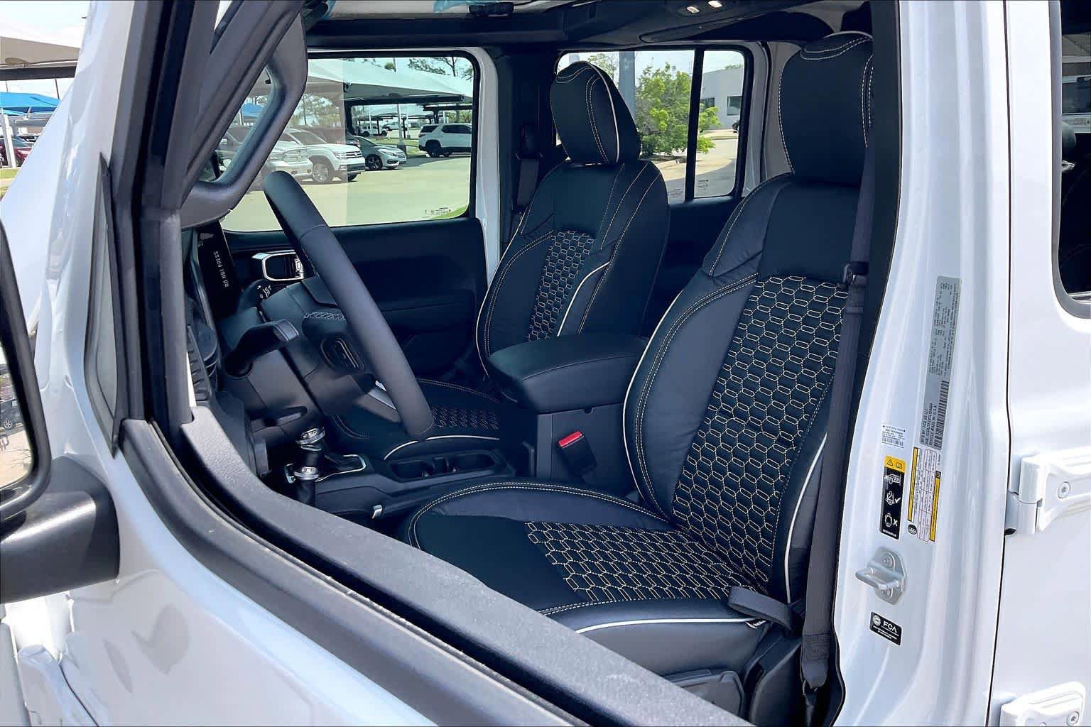 New 2026 Jeep Gladiator Mojave AWD/4WD image 9