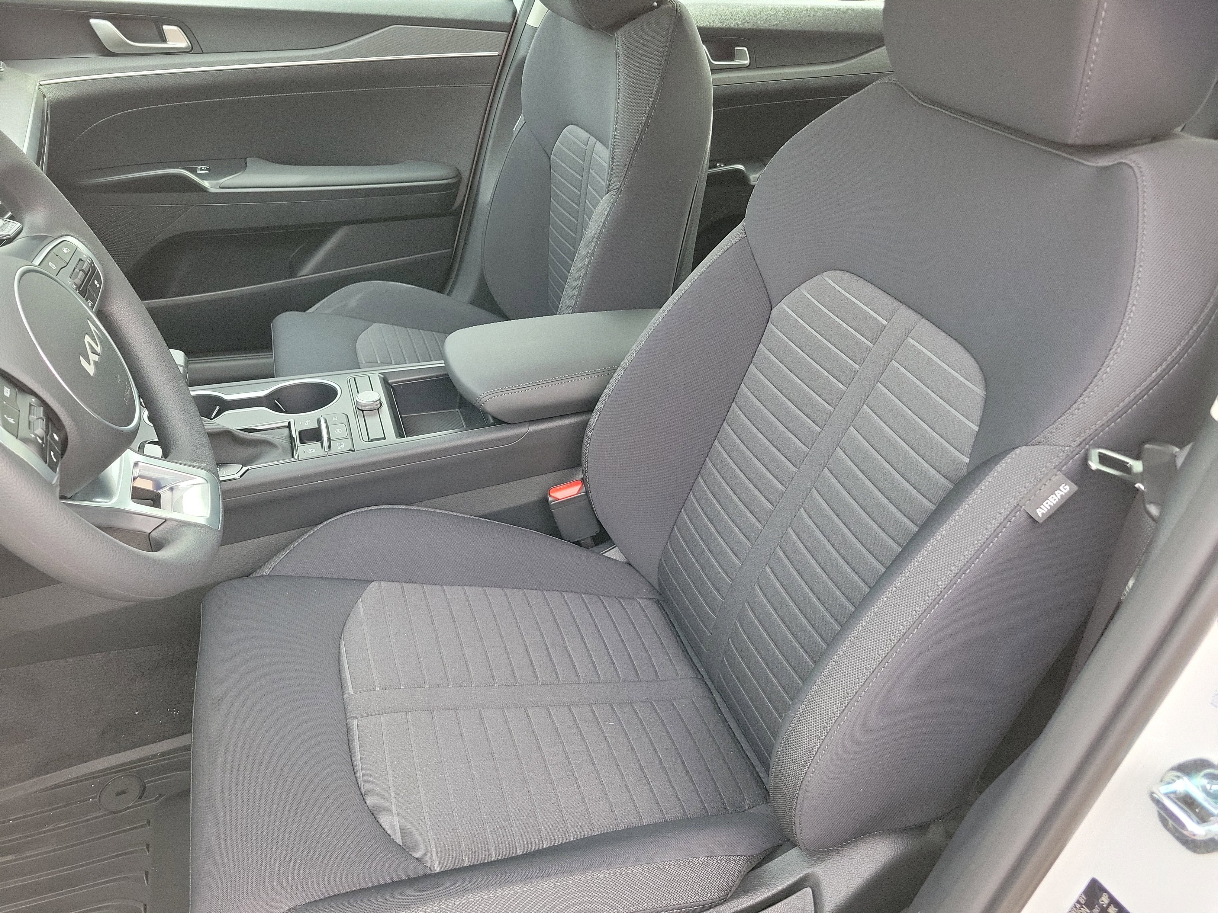 New 2026 Kia K5 LXS FWD image 4