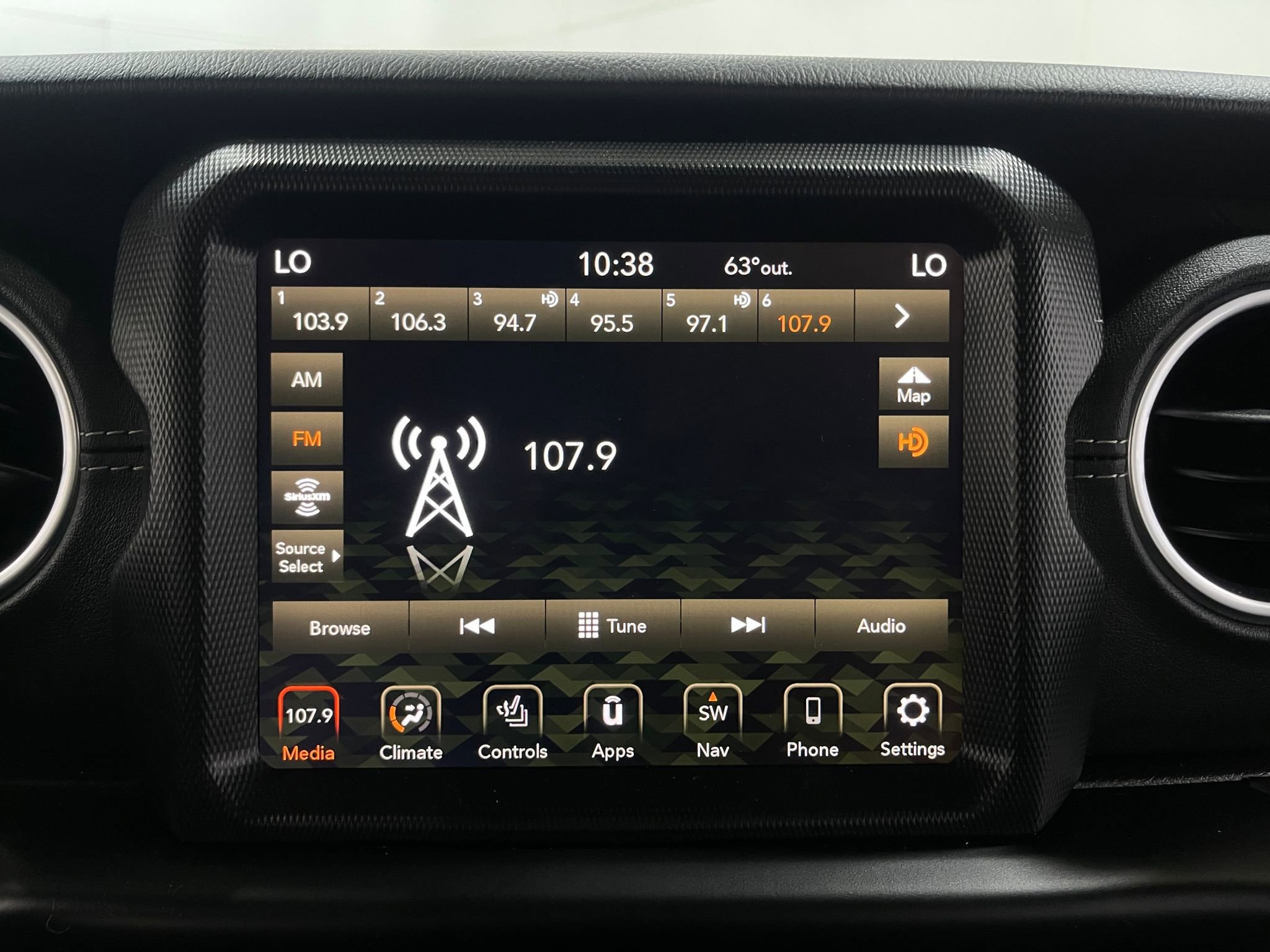 Used 2023 Jeep Wrangler Sahara w/ Cold Weather Group image 24