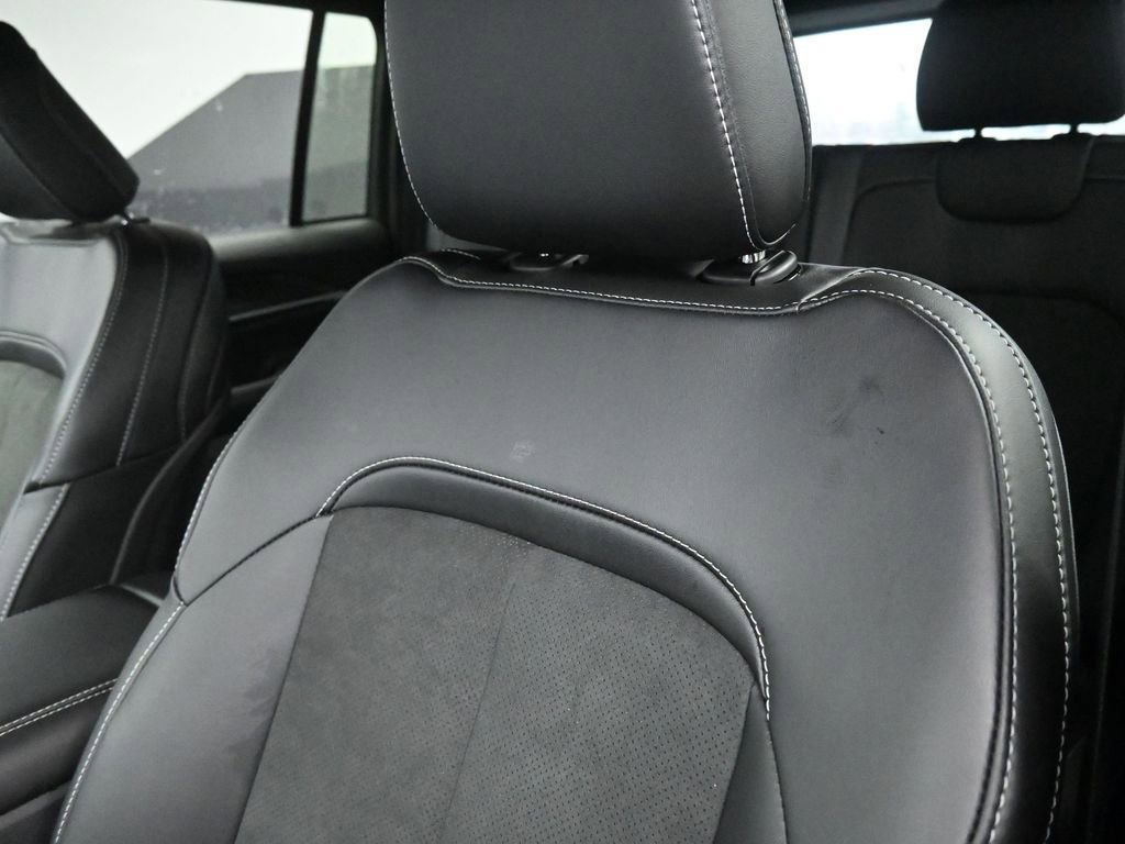 New 2026 Jeep Grand Cherokee Laredo image 13