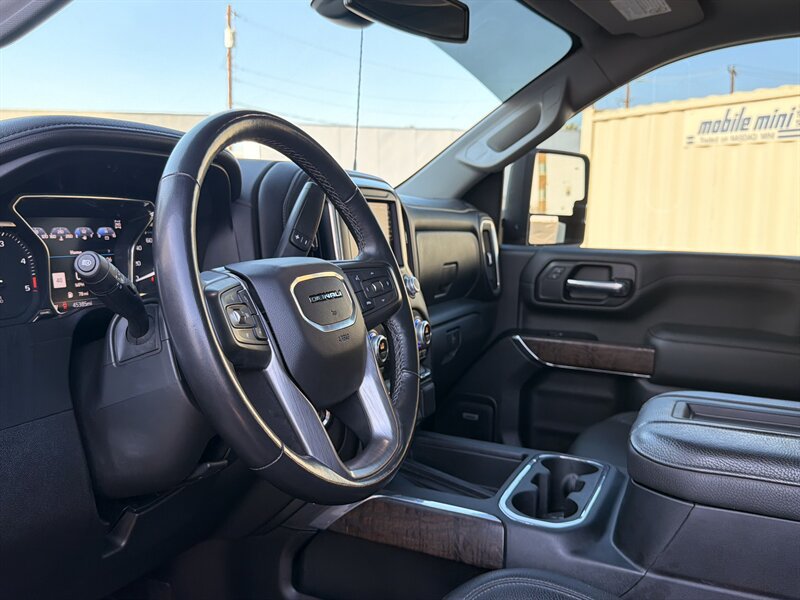 Used 2020 GMC Sierra 2500 Denali AWD/4WD image 32