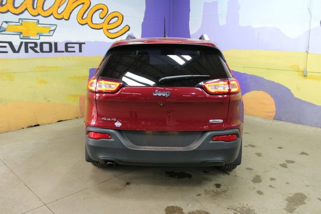 Used 2017 Jeep Cherokee Latitude w/ Cold Weather Group AWD/4WD image 7