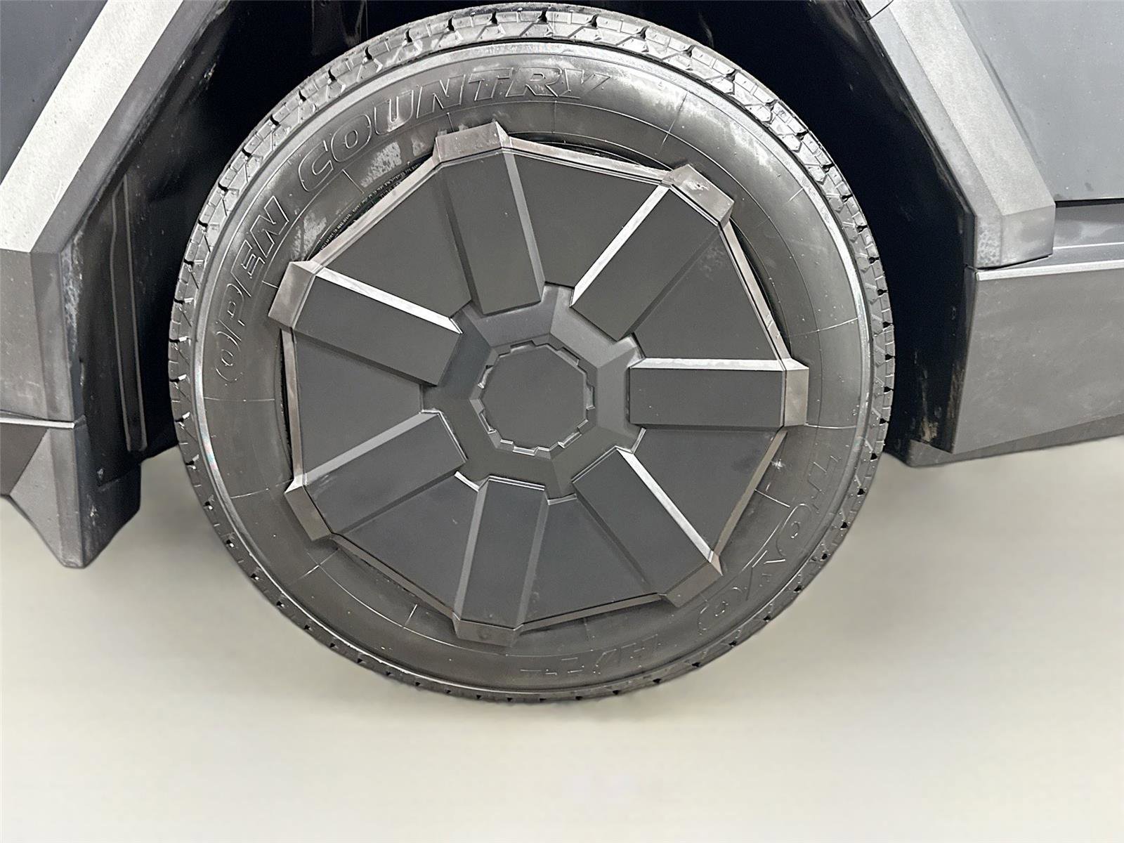 Used 2024 Tesla Cybertruck AWD Crew Cab image 24