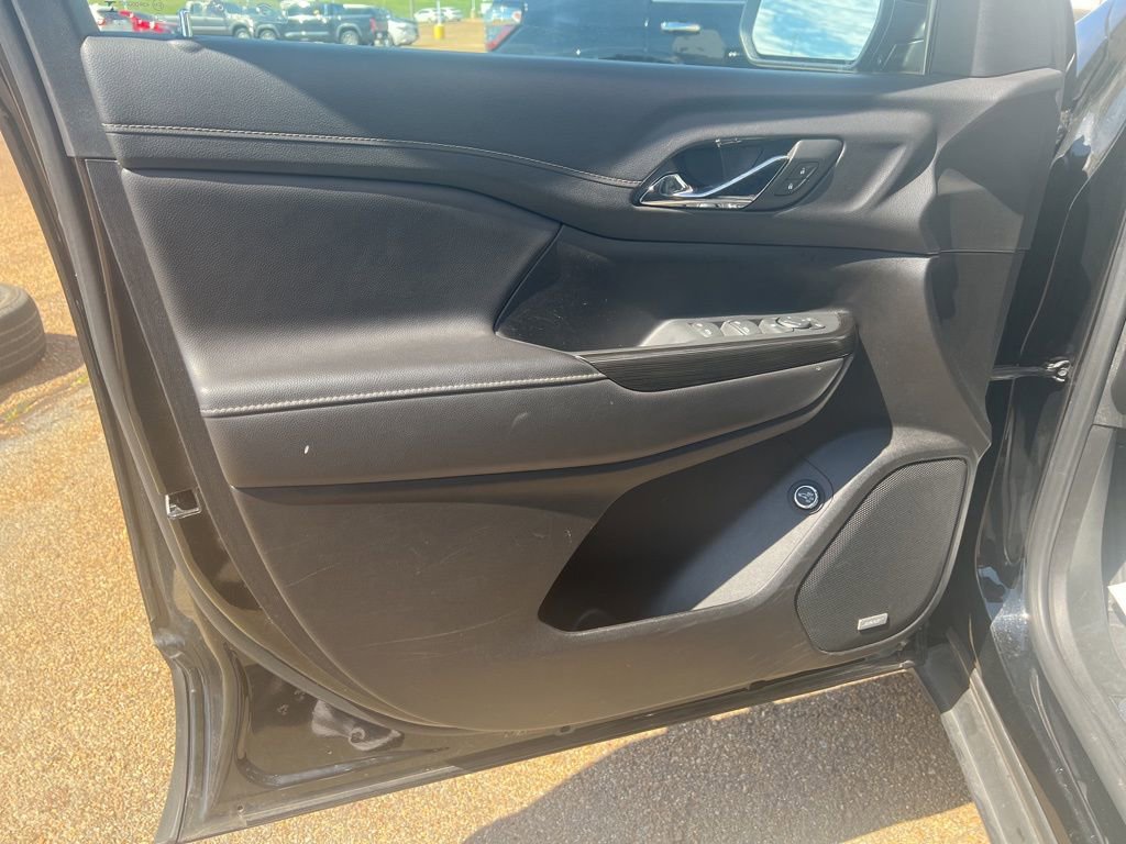 Used 2023 GMC Acadia SLT image 24