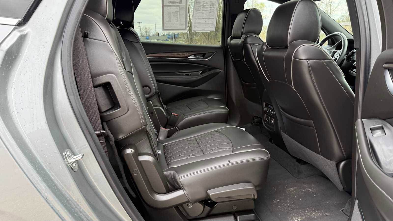 Used 2024 Buick Enclave Avenir w/ Avenir Technology Package AWD/4WD image 13