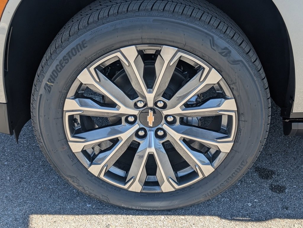 New 2026 Chevrolet Suburban High Country image 24