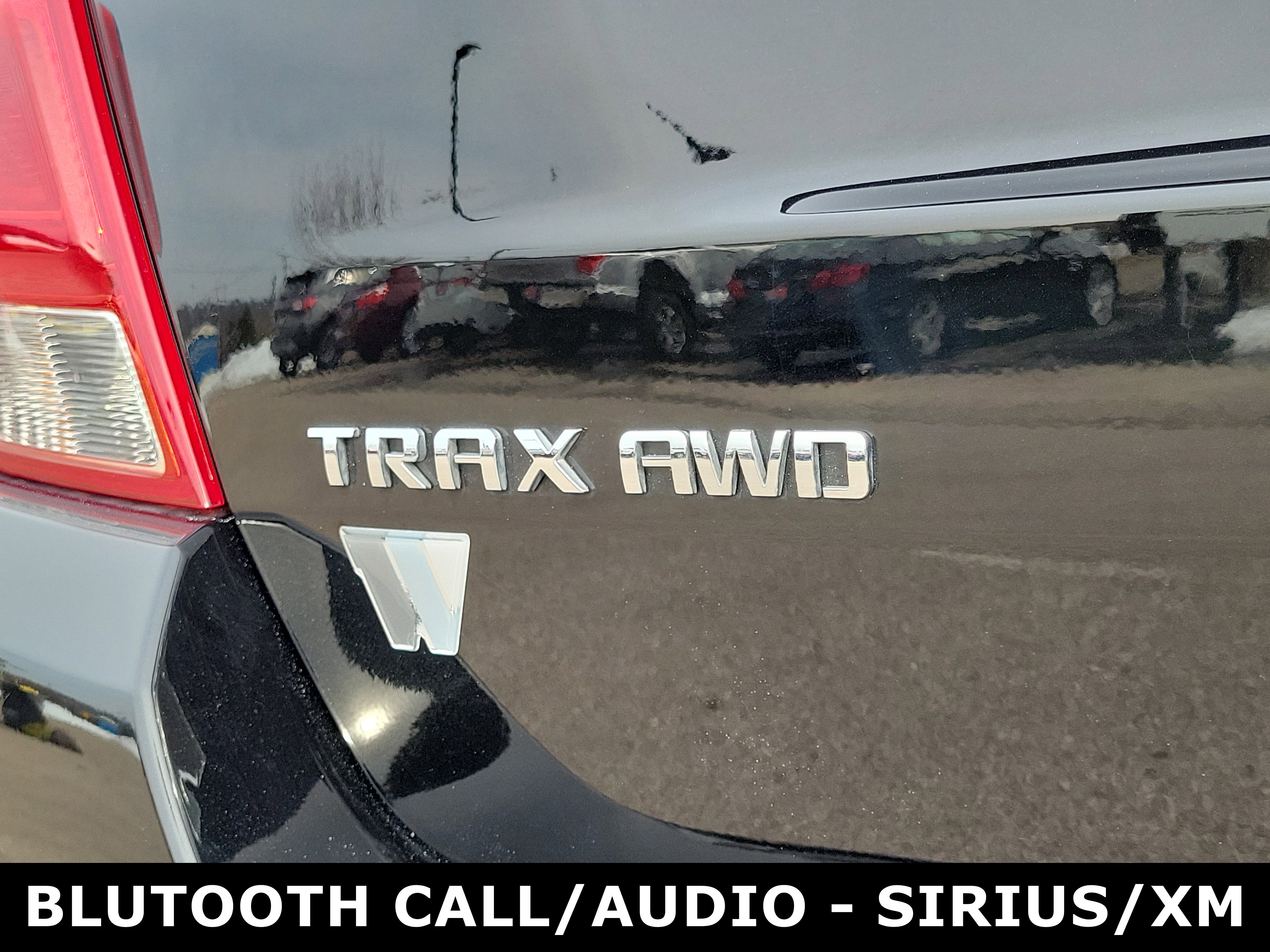 Used 2022 Chevrolet Trax LT w/ LT Convenience Package image 6