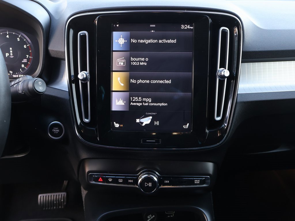 Used 2022 Volvo XC40 T5 Momentum image 27