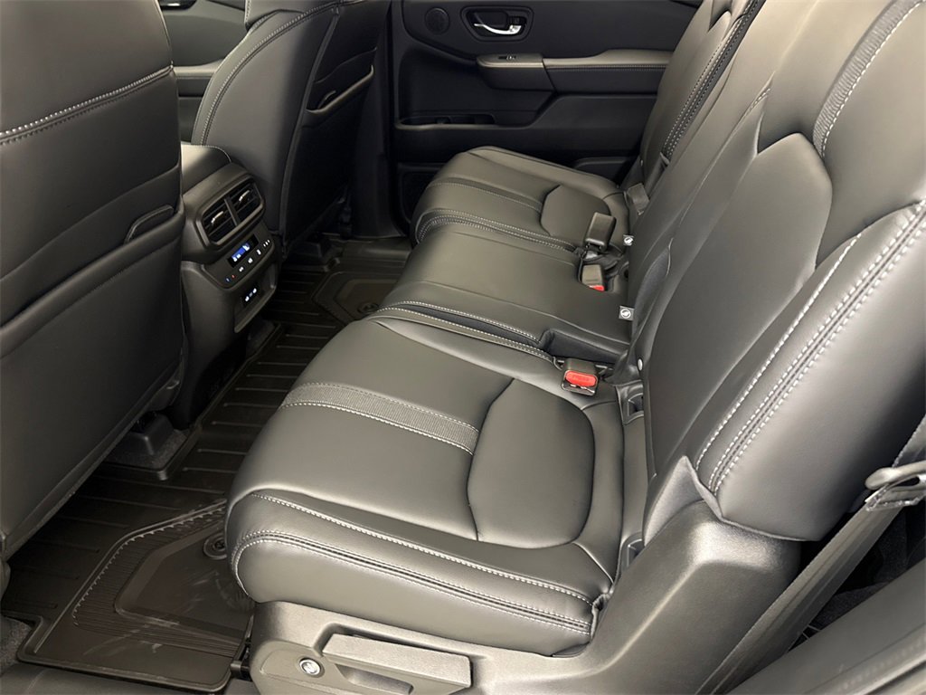 New 2025 Honda Pilot EX-L image 17