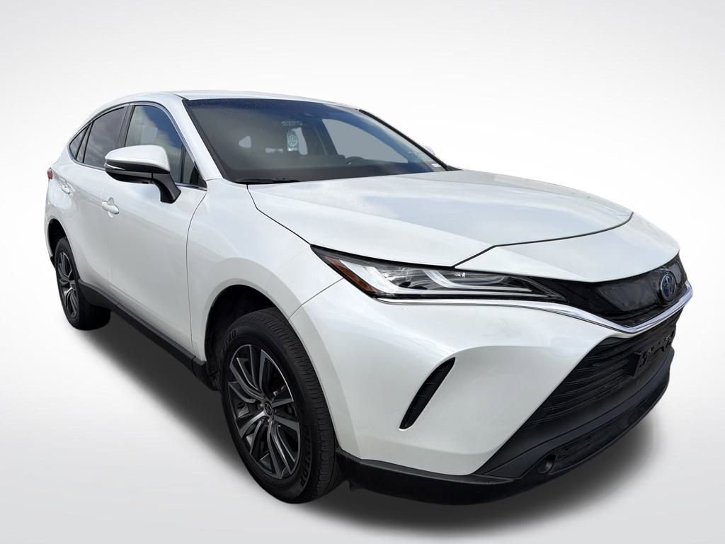 Used 2023 Toyota Venza LE image 12