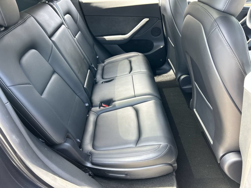 Used 2025 Tesla Model Y Long Range AWD/4WD image 27