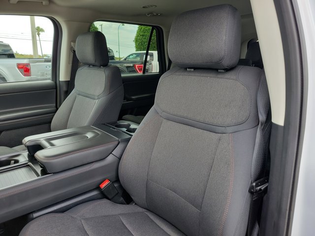 Certified 2025 Ford Expedition Active AWD/4WD image 23