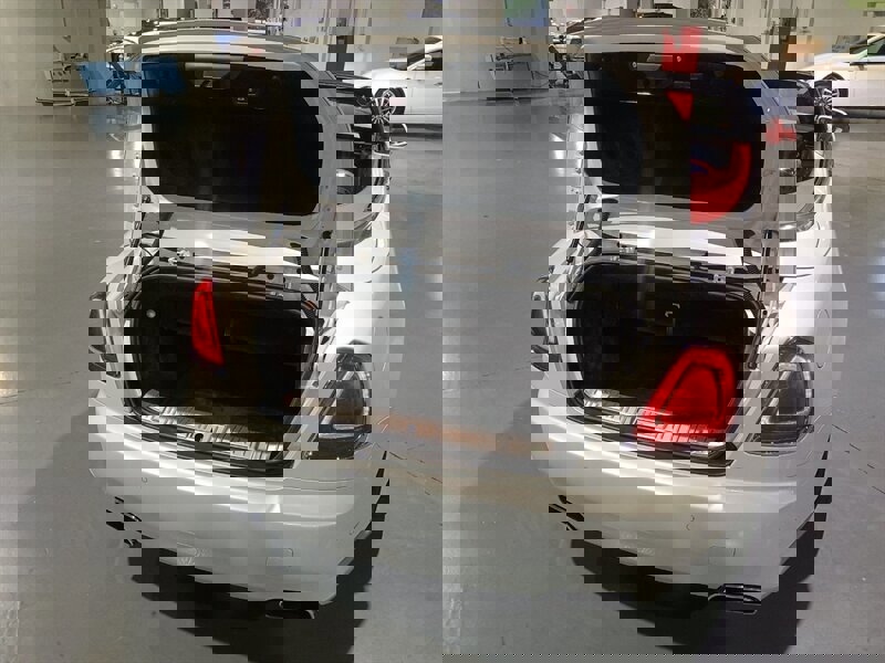 Used 2018 Rolls-Royce Dawn image 24