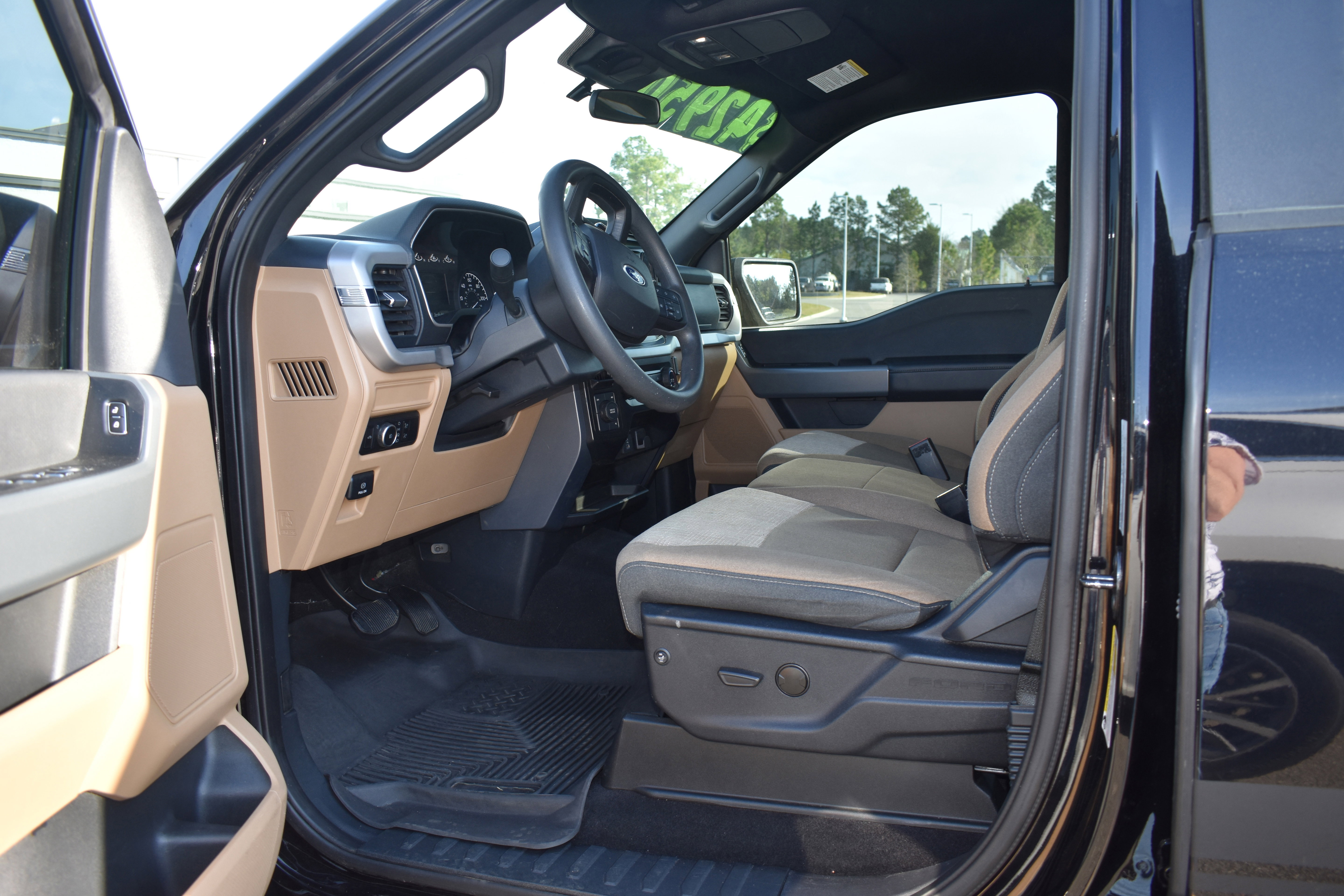 Used 2023 Ford F150 XLT image 12