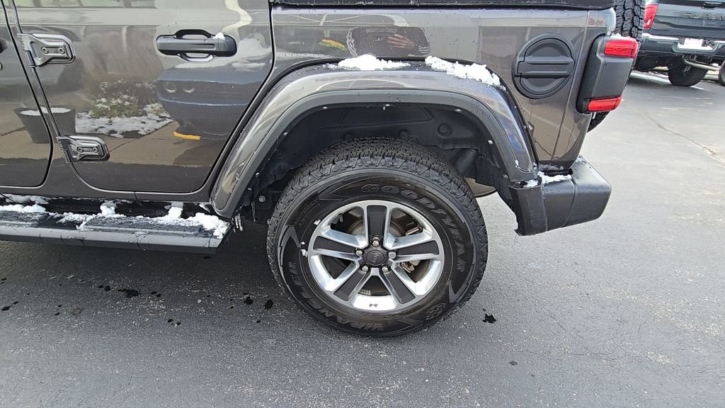 Certified 2021 Jeep Wrangler Unlimited Sahara image 11