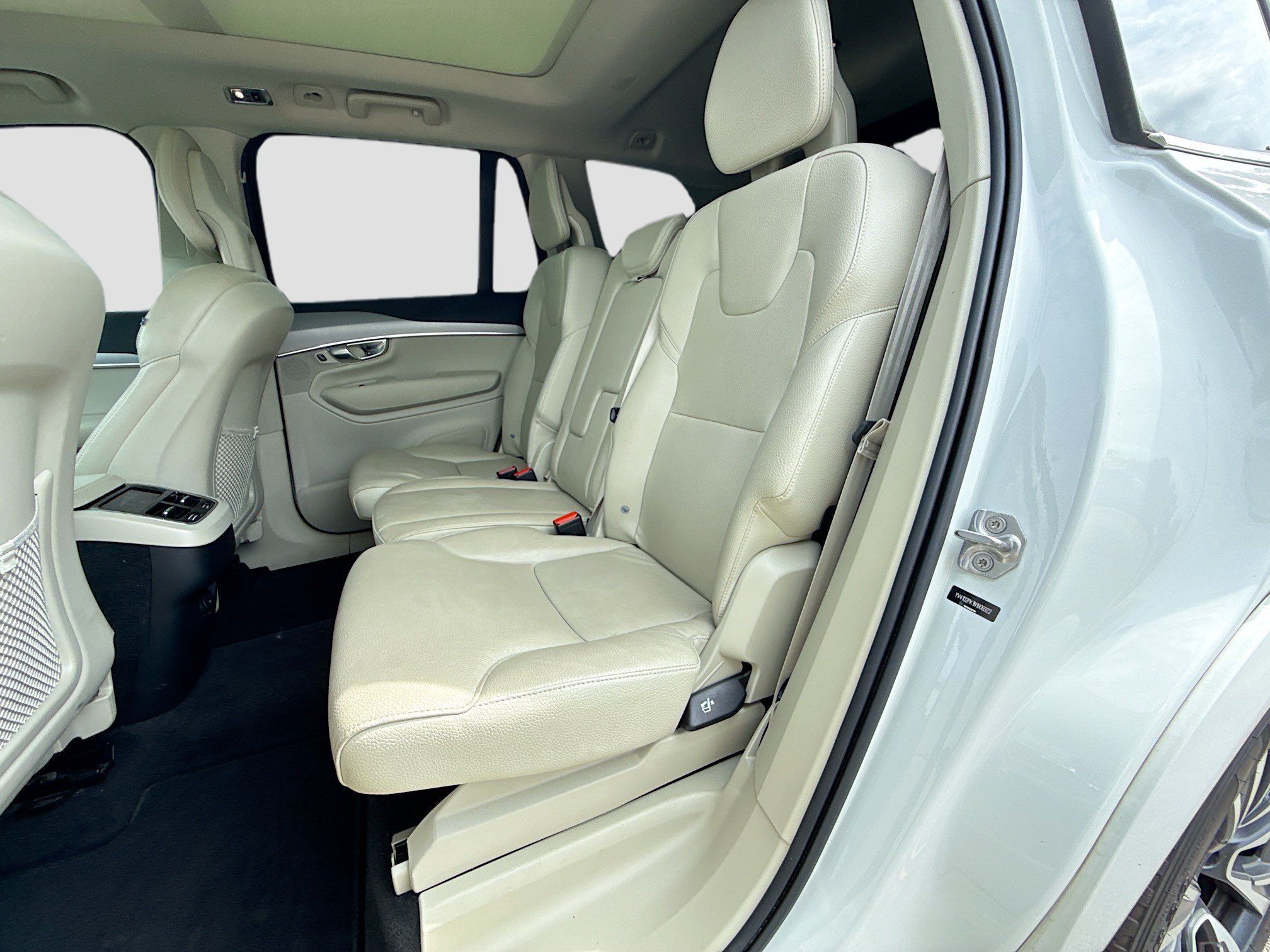 Used 2022 Volvo XC90 T5 Momentum w/ Protection Package Premier AWD/4WD image 22