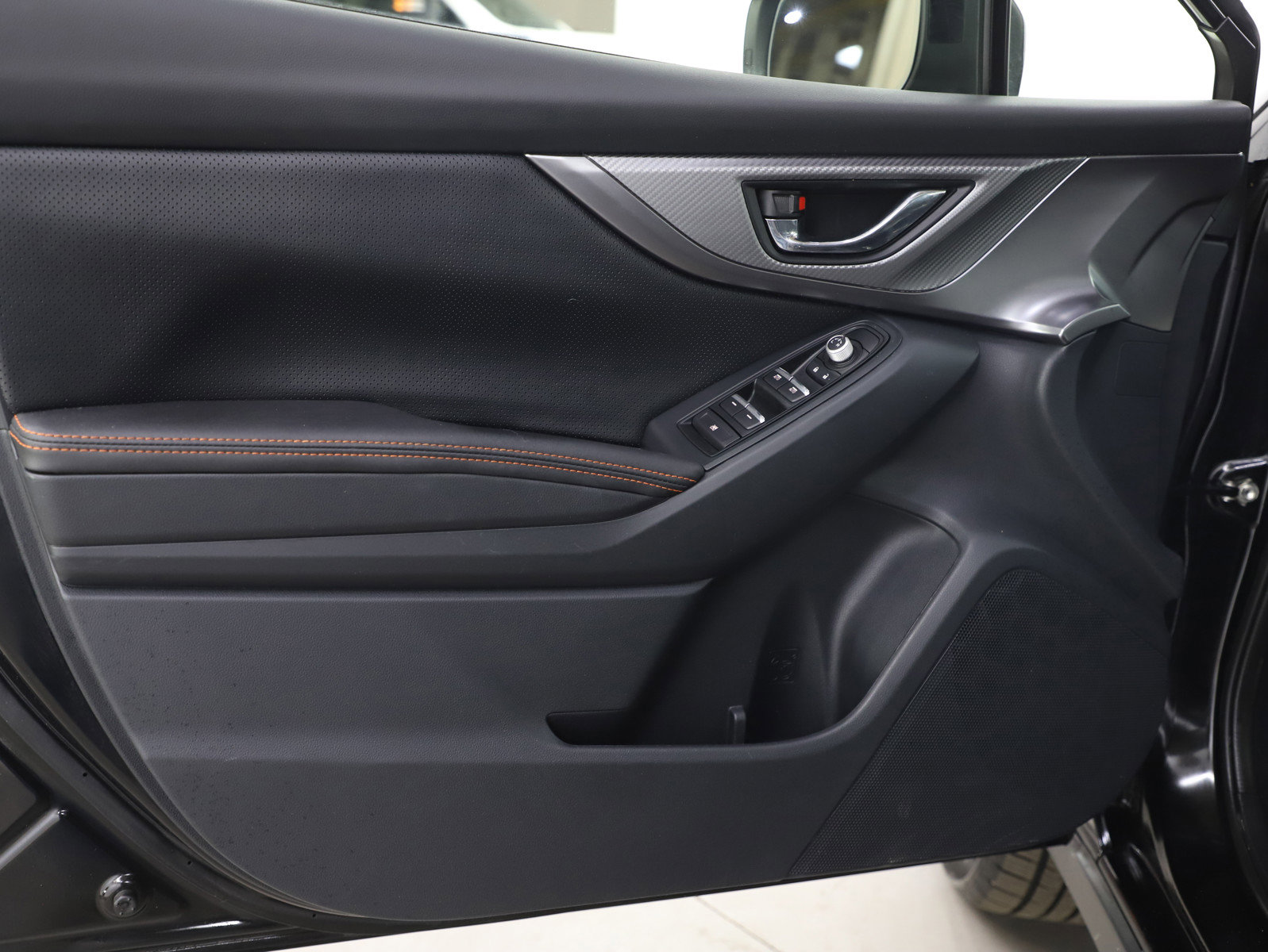 Used 2023 Subaru Crosstrek 2.5i Limited w/ Moonroof Package image 18