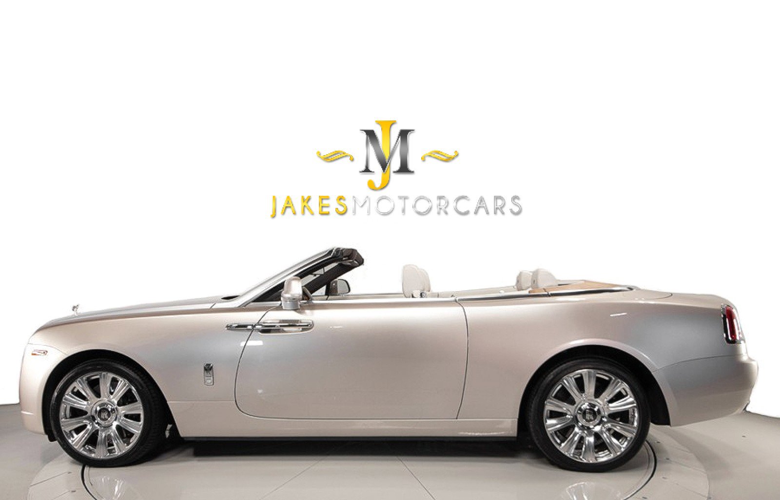 Used 2019 Rolls-Royce Dawn image 2