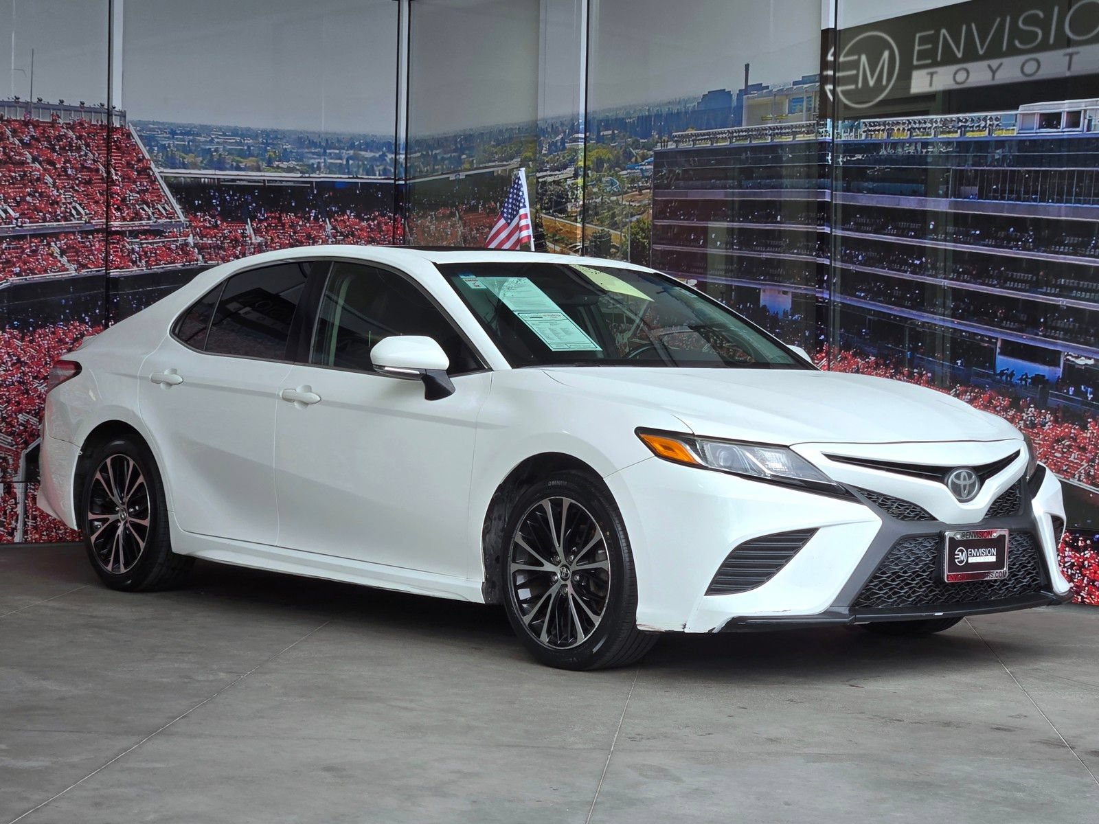 Used 2018 Toyota Camry SE w/ Moonroof Package