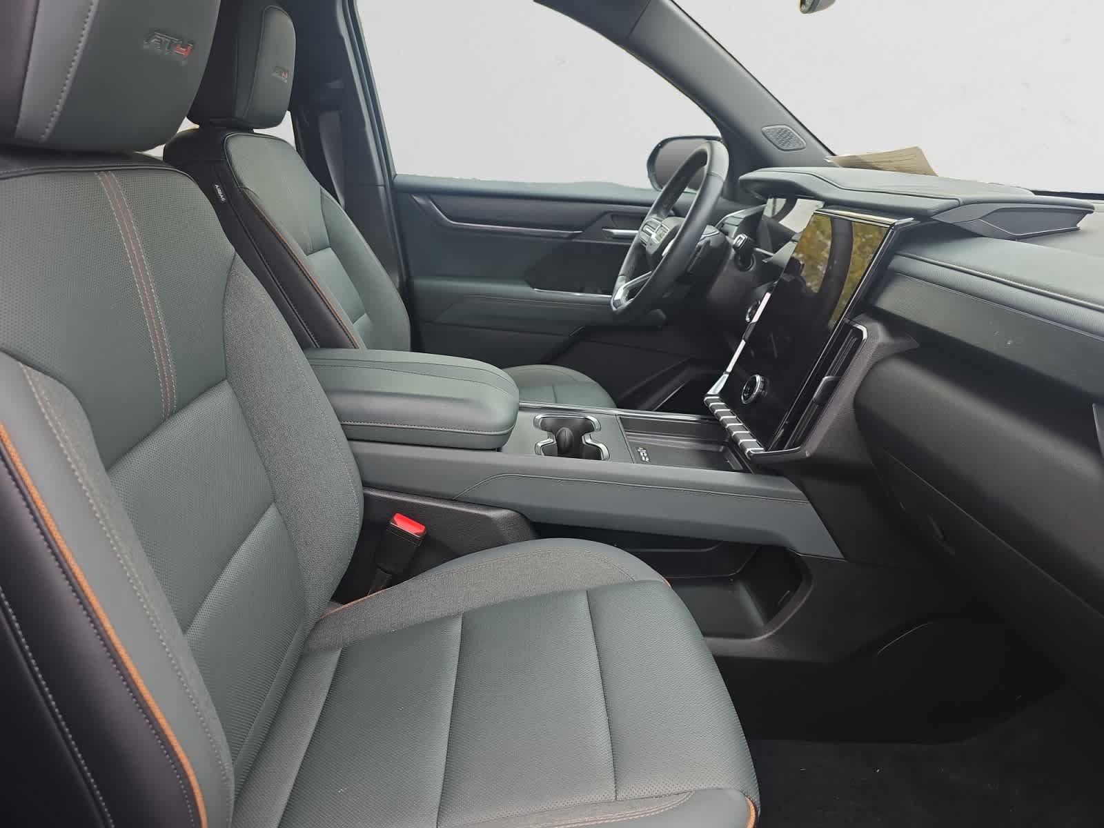 Used 2024 GMC Acadia AT4 AWD/4WD image 15
