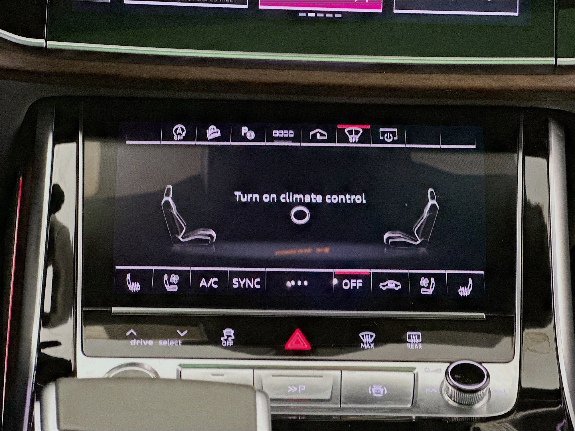 Used 2024 Audi Q8 Prestige w/ Prestige Package AWD/4WD image 13