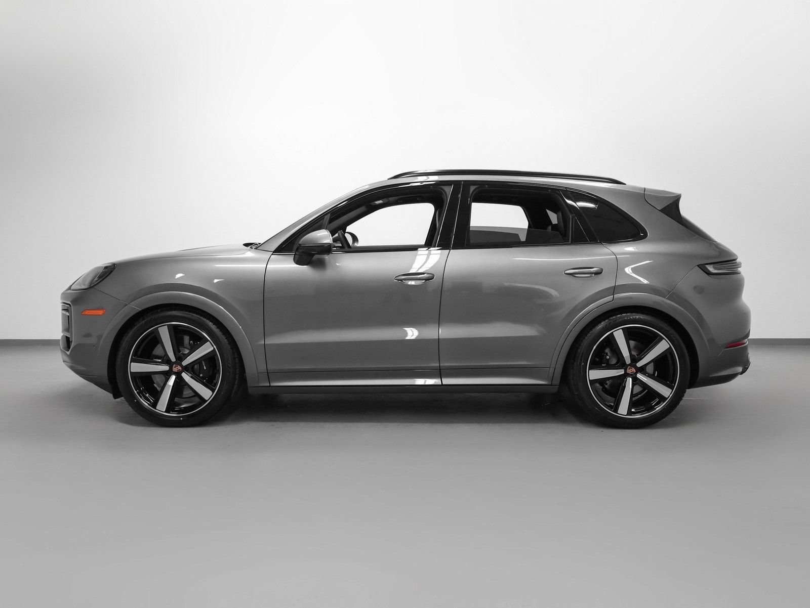 New 2026 Porsche Cayenne GTS AWD/4WD image 2