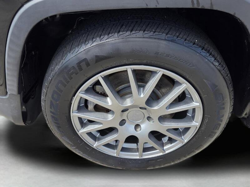 Used 2014 Jeep Cherokee Sport w/ Trailer Tow Group FWD image 9