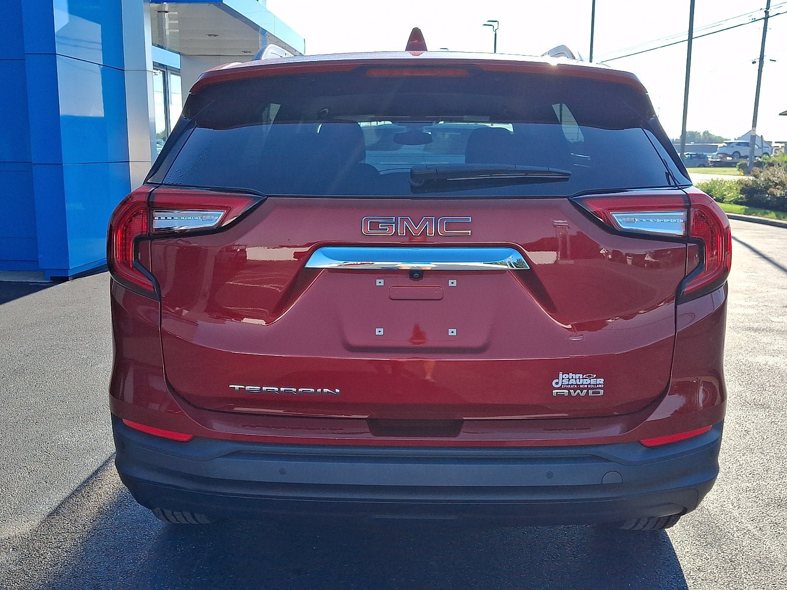 Used 2023 GMC Terrain SLE w/ Driver Convenience Package AWD/4WD image 5