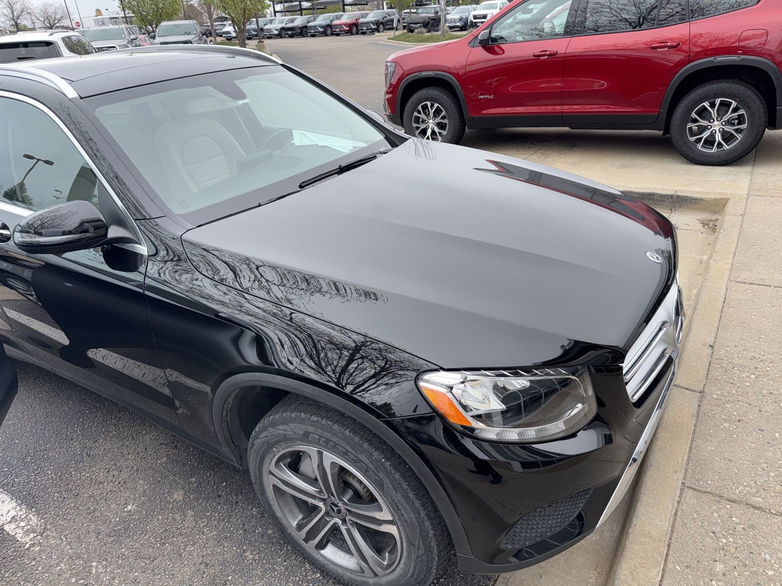 Used 2019 Mercedes-Benz GLC 300 4MATIC image 2