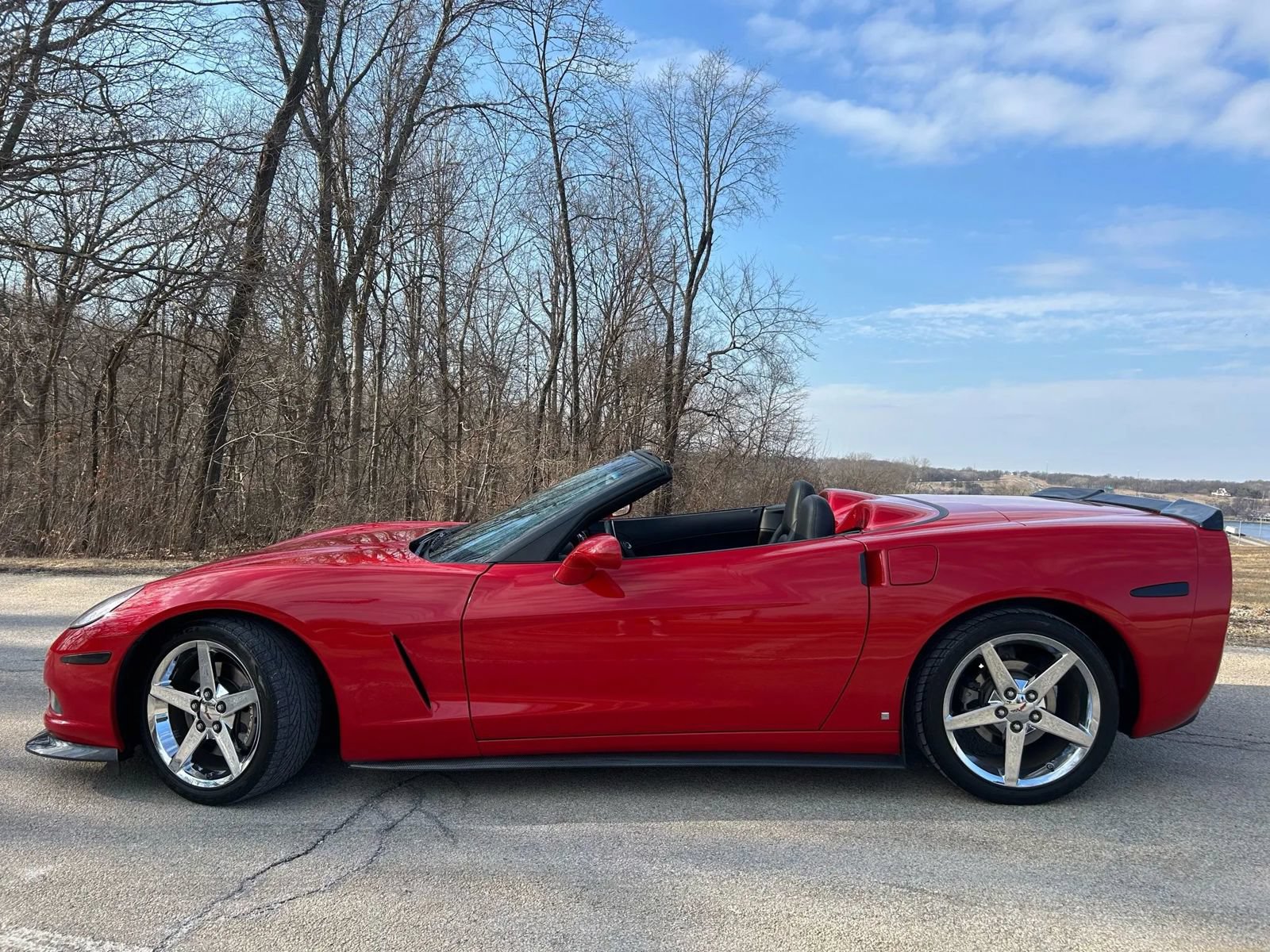 Used 2008 Chevrolet Corvette Convertible RWD image 2