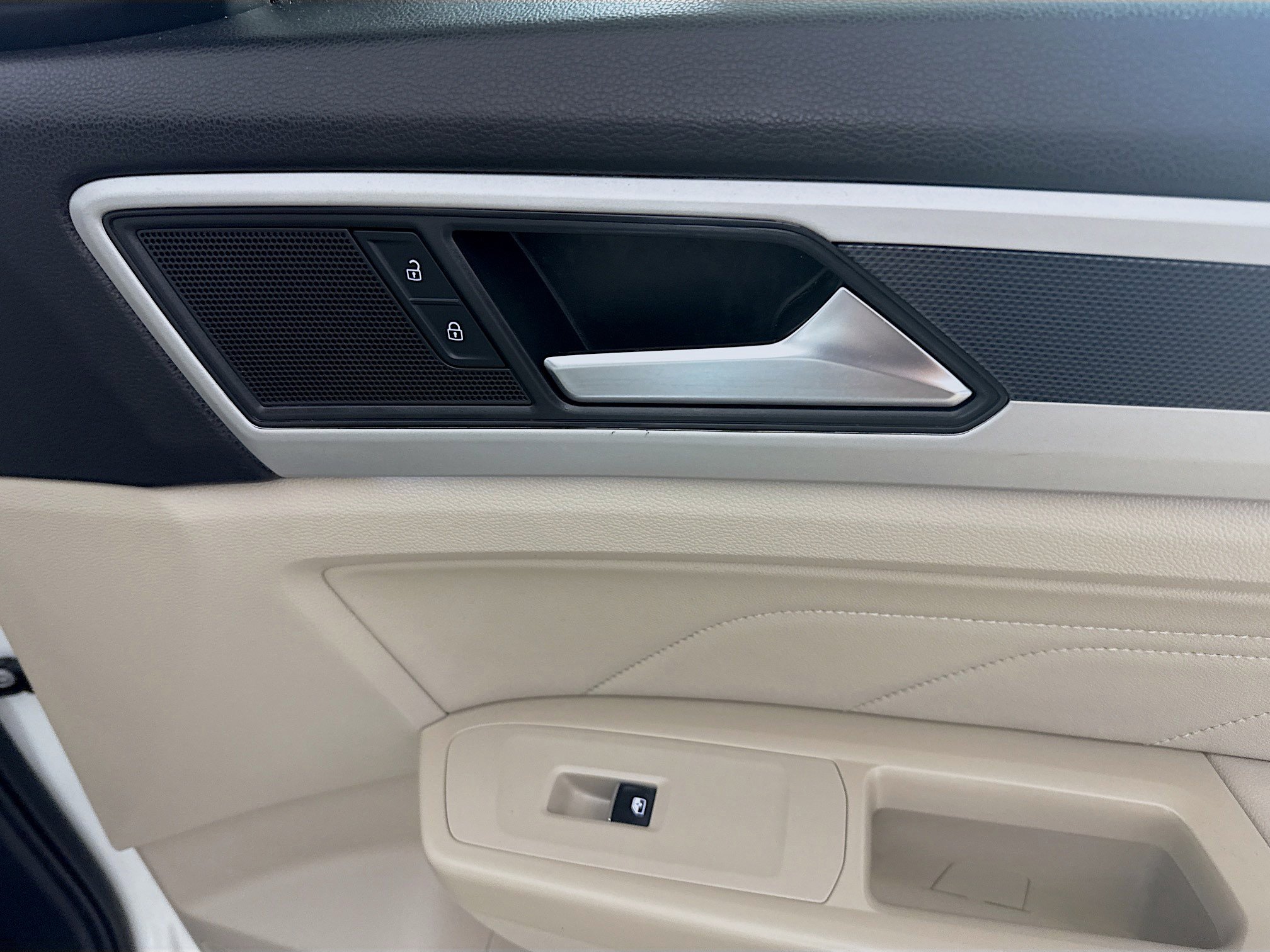 Used 2021 Volkswagen Atlas SEL R-Line image 31