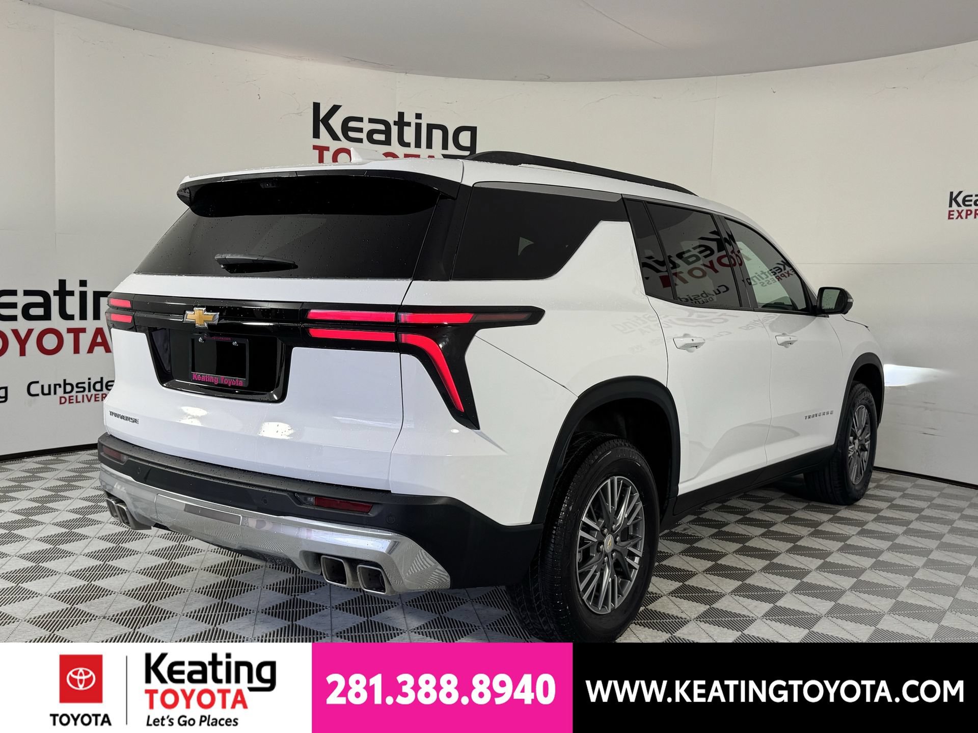 Used 2026 Chevrolet Traverse LT w/ Driver Confidence Package FWD image 5