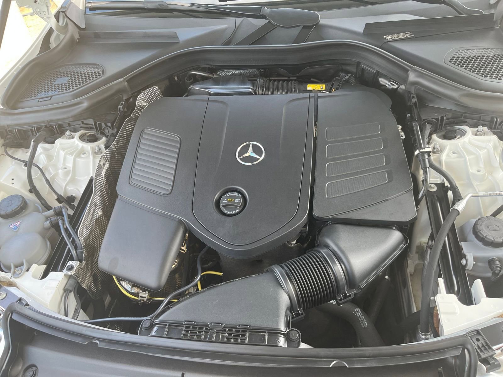 Used 2024 Mercedes-Benz GLC 300 GLC 300 image 33