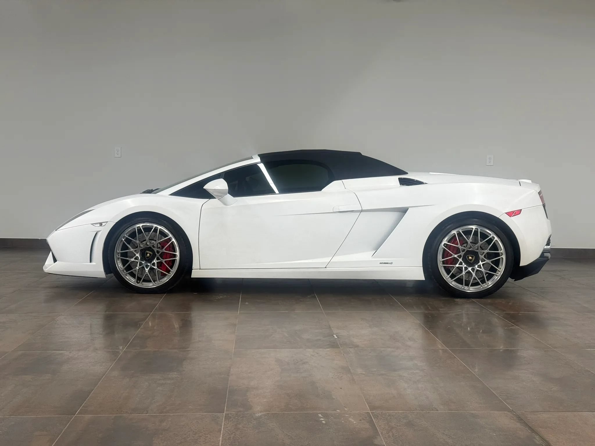 Used 2010 Lamborghini Gallardo LP 560-4 AWD/4WD image 4