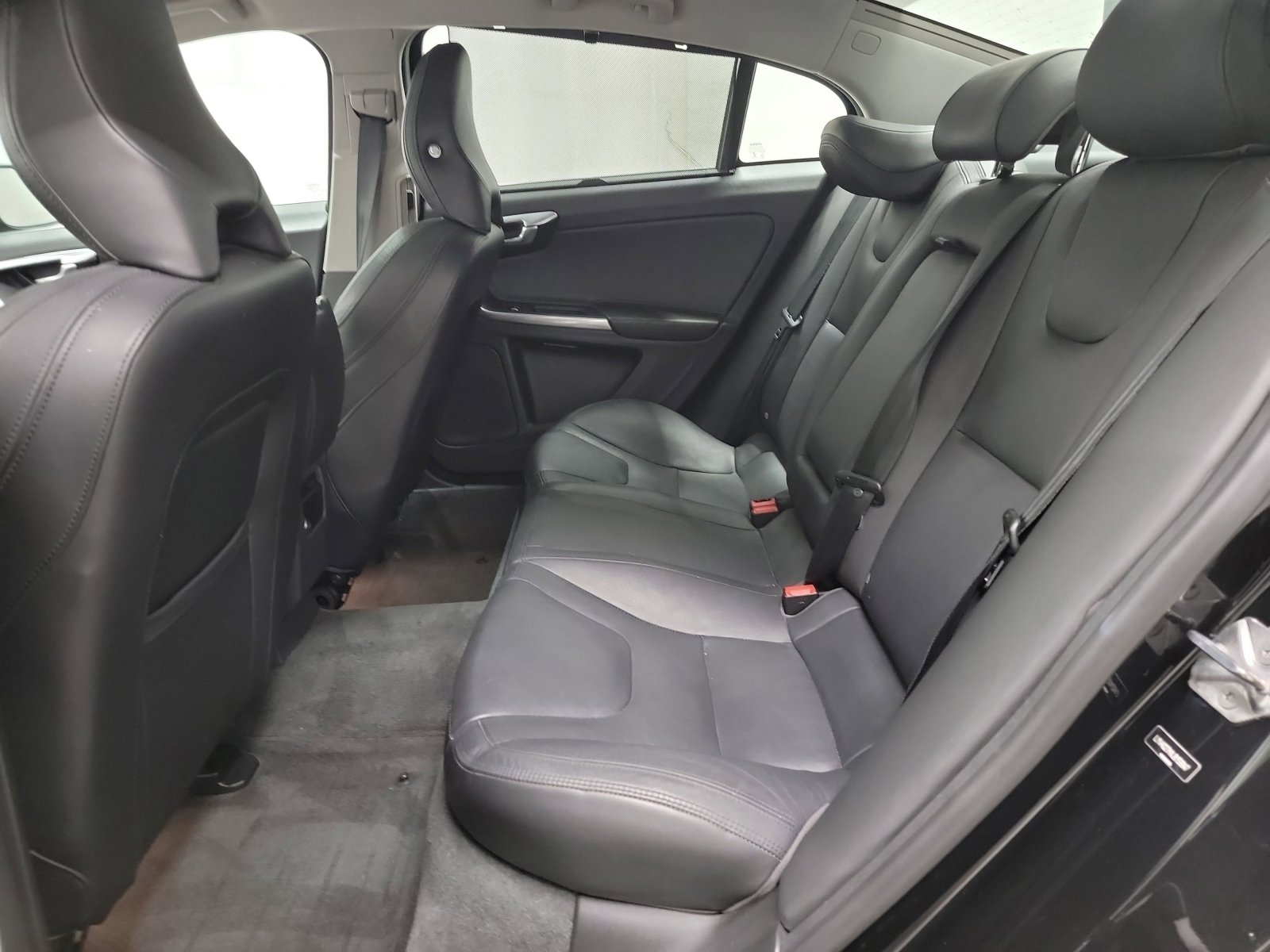 Used 2018 Volvo S60 T5 Inscription Platinum image 28