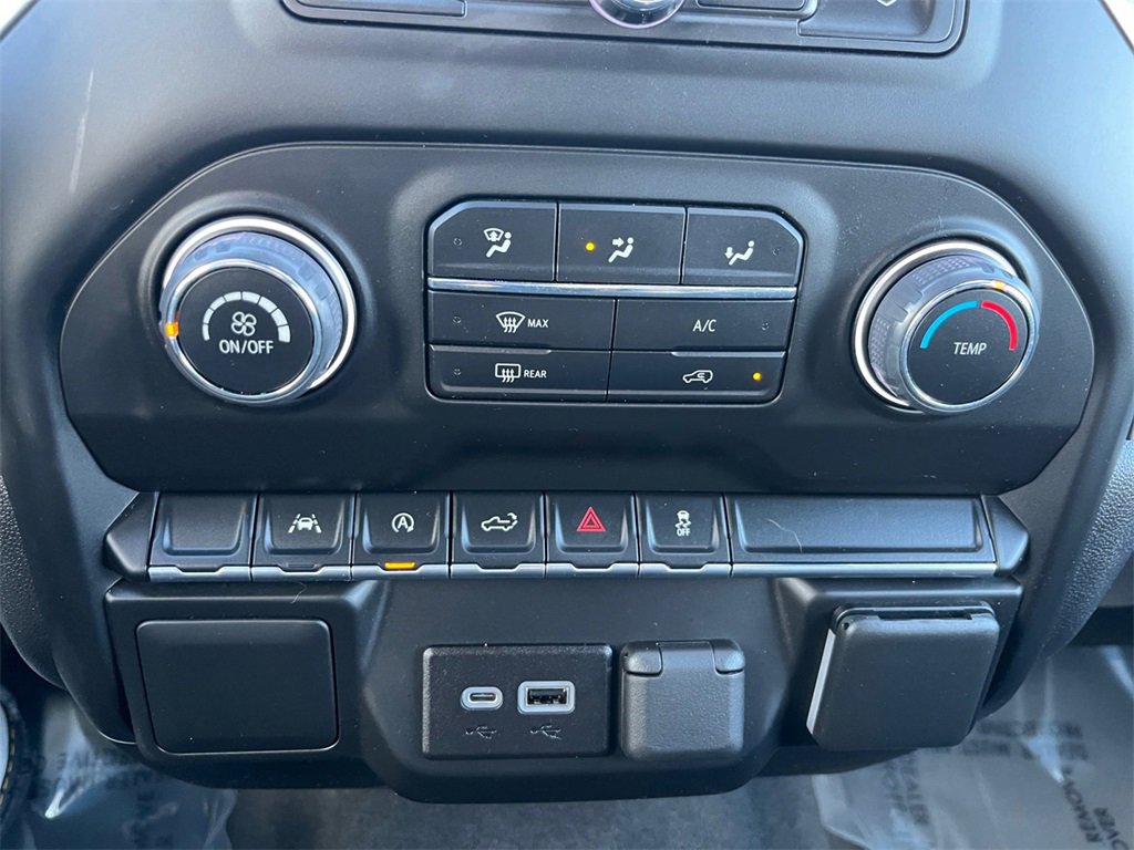 Used 2022 Chevrolet Silverado 1500 Custom image 13