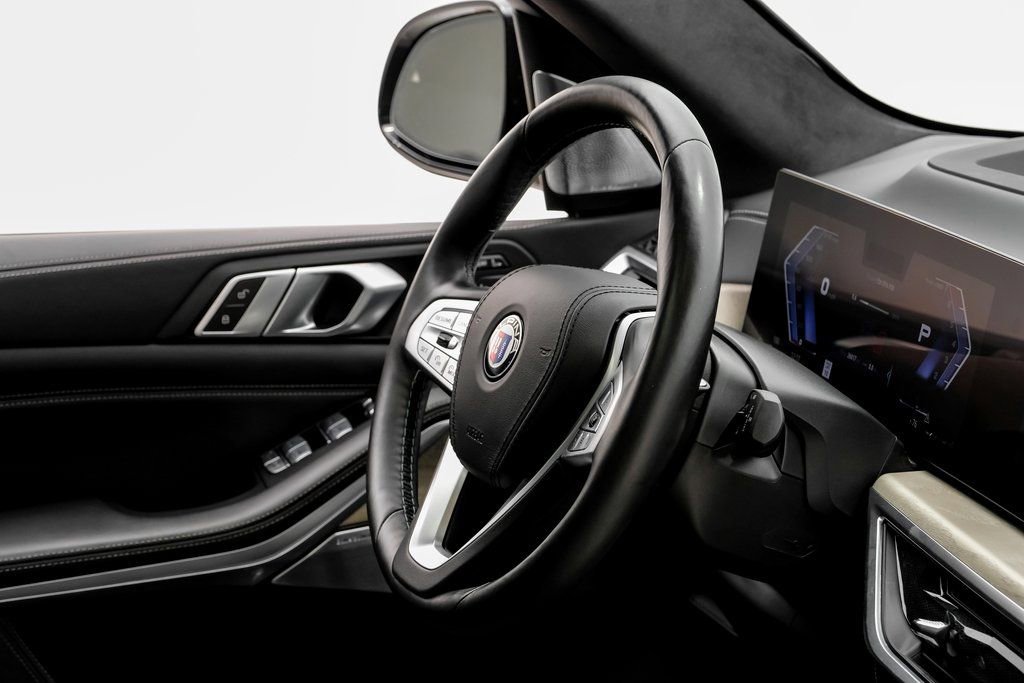 Used 2024 BMW ALPINA XB7 image 11