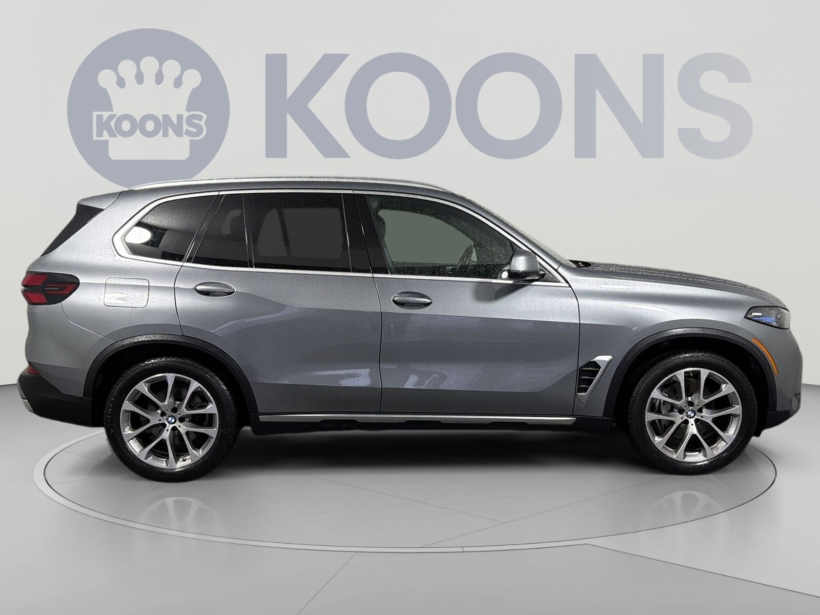 Used 2024 BMW X5 xDrive40i w/ Premium Package AWD/4WD image 8