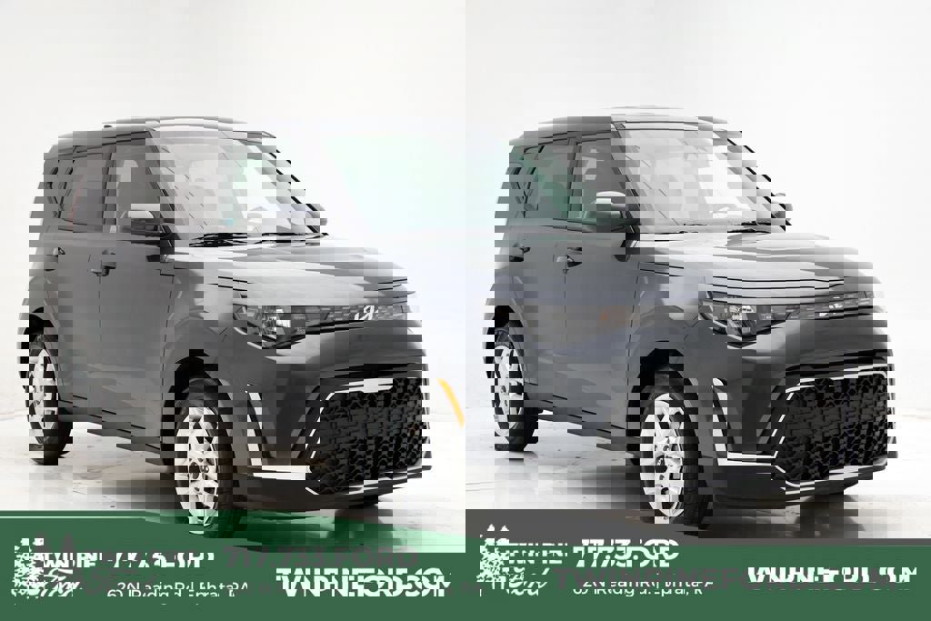 Used 2025 Kia Soul LX image 1