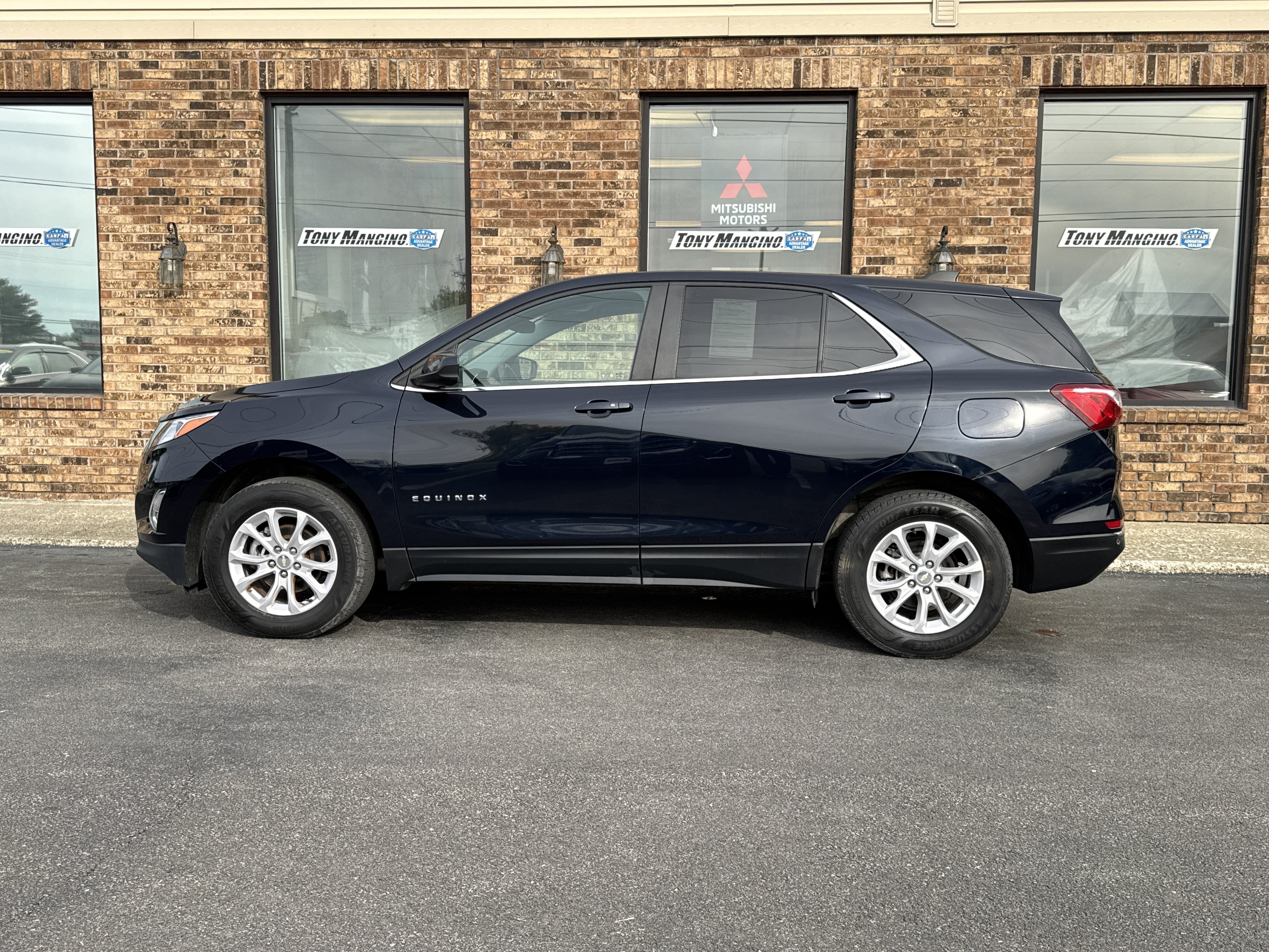 Used 2021 Chevrolet Equinox LT AWD/4WD image 2